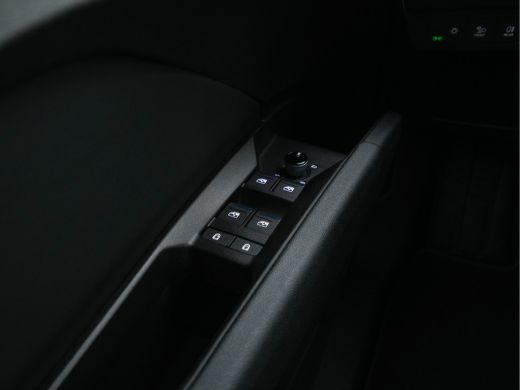 Audi Q4 e-tron 40 S edition 77 kWh [ 3-Fase ] (INCL-BTW) *HEAT-PUMP | LEATHER-FABRIC | MATRIX-LED | ADAPTIVE-CRU... ActivLease financial lease