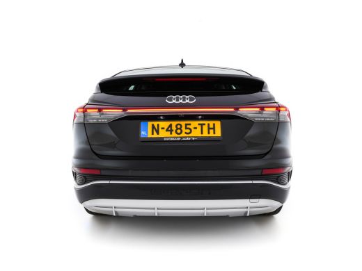 Audi Q4 e-tron 40 S edition 77 kWh [ 3-Fase ] (INCL-BTW) *HEAT-PUMP | LEATHER-FABRIC | MATRIX-LED | ADAPTIVE-CRU... ActivLease financial lease