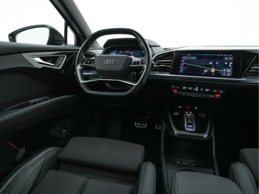 Audi Q4 e-tron 40 S edition 77 kWh [ 3-Fase ] (INCL-BTW) *HEAT-PUMP | LEATHER-FABRIC | MATRIX-LED | ADAPTIVE-CRU... ActivLease financial lease