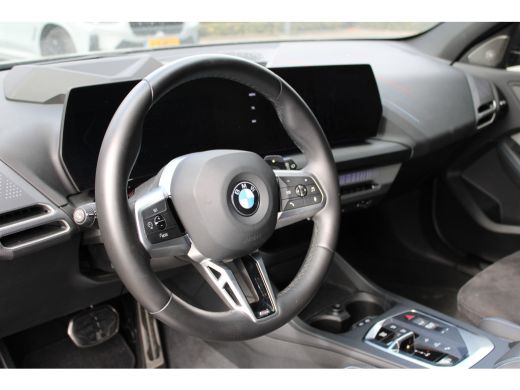 BMW 1 Serie 120 M Sport Automaat / Sportstoelen / M Adaptief onderstel / Comfort Access / Head-Up / Harman-Ka... ActivLease financial lease