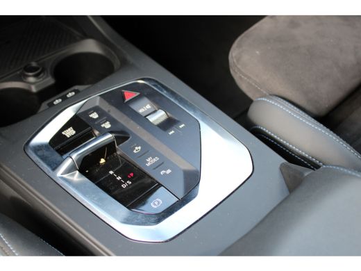 BMW 1 Serie 120 M Sport Automaat / Sportstoelen / M Adaptief onderstel / Comfort Access / Head-Up / Harman-Ka... ActivLease financial lease