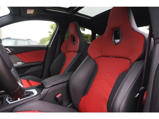 BMW 2 Serie M235 xDrive High Executive M Sport Automaat / Panoramadak / M Sportstoelen / M Adaptief onderstel... ActivLease financial lease