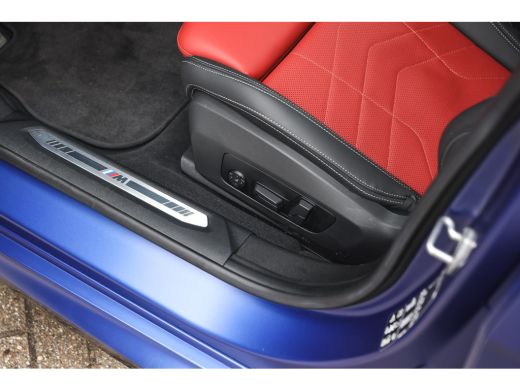 BMW 2 Serie M235 xDrive High Executive M Sport Automaat / Panoramadak / M Sportstoelen / M Adaptief onderstel... ActivLease financial lease