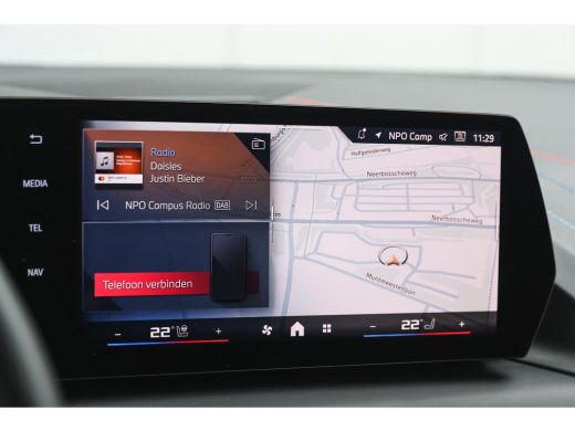 BMW 2 Serie M235 xDrive High Executive M Sport Automaat / Panoramadak / M Sportstoelen / M Adaptief onderstel... ActivLease financial lease