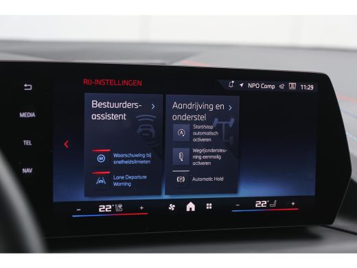 BMW 2 Serie M235 xDrive High Executive M Sport Automaat / Panoramadak / M Sportstoelen / M Adaptief onderstel... ActivLease financial lease