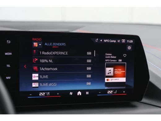 BMW 2 Serie M235 xDrive High Executive M Sport Automaat / Panoramadak / M Sportstoelen / M Adaptief onderstel... ActivLease financial lease