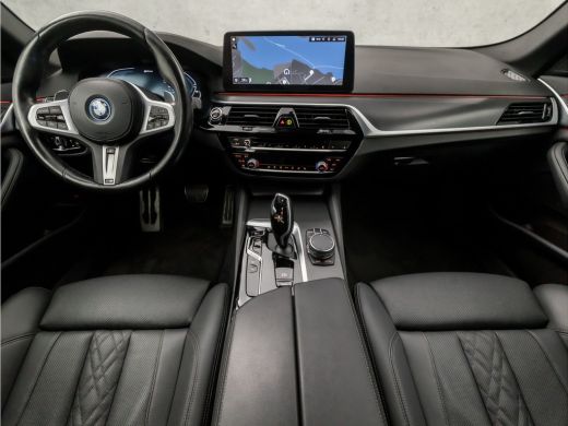 BMW 5 Serie 530e xDrive M Sport 294Pk Automaat (APPLE CARPLAY, M PAKKET, ADAPTIVE CRUISE, GETINT GLAS, SFEERV... ActivLease financial lease