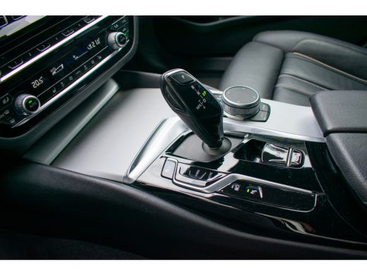 BMW 5 Serie Touring 530e Business Edition Plus -Luxury Line-Trekhaak-Leder- ActivLease financial lease