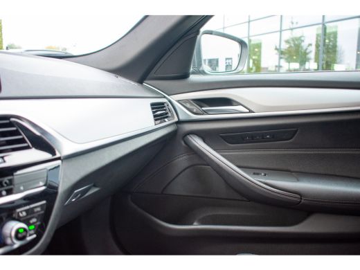 BMW 5 Serie Touring 530e Business Edition Plus -Luxury Line-Trekhaak-Leder- ActivLease financial lease