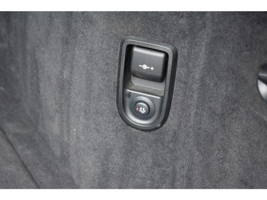 BMW 5 Serie Touring 530e Business Edition Plus -Luxury Line-Trekhaak-Leder- ActivLease financial lease