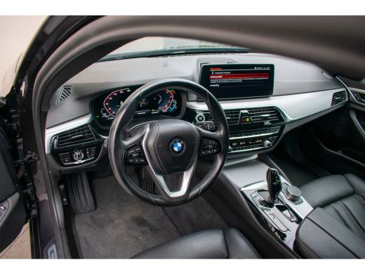 BMW 5 Serie Touring 530e Business Edition Plus -Luxury Line-Trekhaak-Leder- ActivLease financial lease