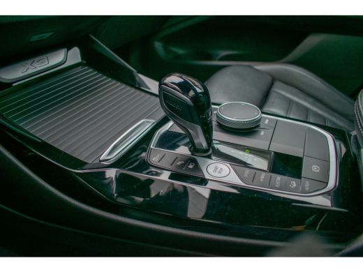 BMW X3 xDrive30e High Executive M-Sport -Pano-Laser LED-Head up-Keyless-20"-Trekhaak- ActivLease financial lease