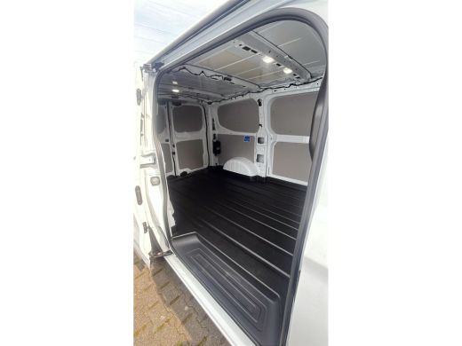 Ford E-Transit Custom 320 L1H1 65 kWh 136PK | VERWACHT | Elektrisch | 3 Persoons | LED | Camera ActivLease financial lease