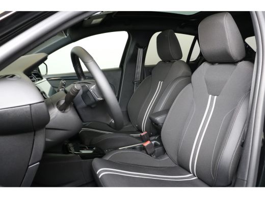 Opel Corsa 1.2 GS Line 130 | Navi | Camera | Panoramadak | Verw. Stoelen | Stuurverwarming | Cruise control ... ActivLease financial lease