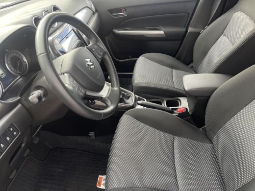 Suzuki Vitara 1.4 Boosterjet Select Smart Hybrid Trekhaak | Apple CarPlay & Android Auto | All seasonbanden | S... ActivLease financial lease