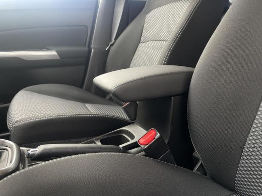 Suzuki Vitara 1.4 Boosterjet Select Smart Hybrid Trekhaak | Apple CarPlay & Android Auto | All seasonbanden | S... ActivLease financial lease