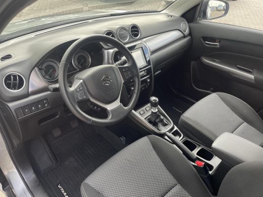 Suzuki Vitara 1.4 Boosterjet Select Smart Hybrid Trekhaak | Apple CarPlay & Android Auto | All seasonbanden | S... ActivLease financial lease