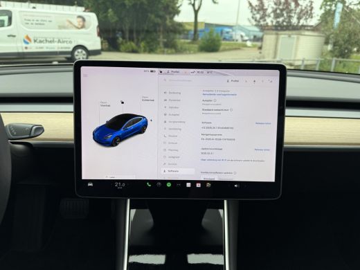 Tesla Model 3 Range Plus | Autopilot | Panorama | Leder | ActivLease financial lease