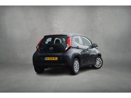 Toyota Aygo 1.0 VVT-i x-play | Apple CarPlay | Camera | Cruise | Airco ActivLease financial lease