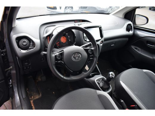 Toyota Aygo 1.0 VVT-i x-play | Apple CarPlay | Camera | Cruise | Airco ActivLease financial lease