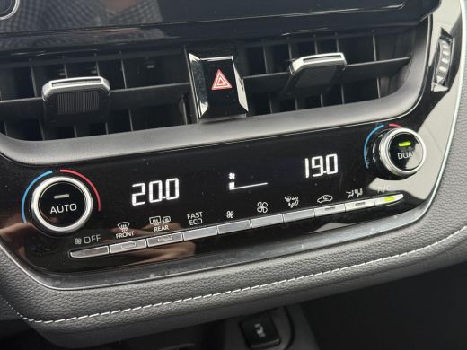 Toyota Corolla Touring Sports 1.8 Hybrid Dynamic **KEYLESS/ STOELVERWARMING/ APPLE CARPLAY/ LENDENSTEUN VERSTELBAAR/ GARANTIE** ActivLease financial lease