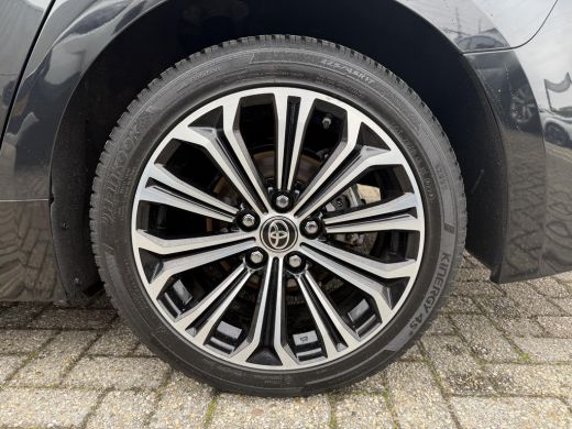 Toyota Corolla Touring Sports 1.8 Hybrid Dynamic **KEYLESS/ STOELVERWARMING/ APPLE CARPLAY/ LENDENSTEUN VERSTELBAAR/ GARANTIE** ActivLease financial lease