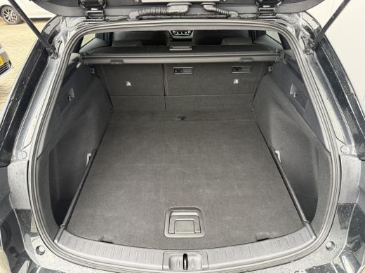 Toyota Corolla Touring Sports 1.8 Hybrid Dynamic **KEYLESS/ STOELVERWARMING/ APPLE CARPLAY/ LENDENSTEUN VERSTELBAAR/ GARANTIE** ActivLease financial lease