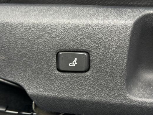 Toyota Corolla Touring Sports 1.8 Hybrid Dynamic **KEYLESS/ STOELVERWARMING/ APPLE CARPLAY/ LENDENSTEUN VERSTELBAAR/ GARANTIE** ActivLease financial lease