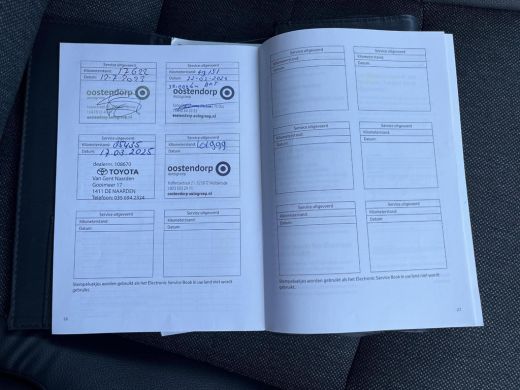 Toyota Corolla Touring Sports 1.8 Hybrid Dynamic | Navigatie | Keyless entry | Stoelverwarming | 17 inch LM-velgen | ActivLease financial lease