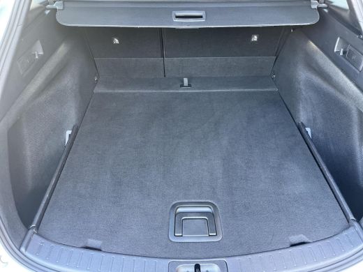 Toyota Corolla Touring Sports 1.8 Hybrid Dynamic | Navigatie | Keyless entry | Stoelverwarming | 17 inch LM-velgen | ActivLease financial lease