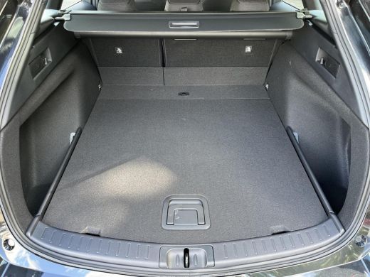 Toyota Corolla Touring Sports Hybrid 140 Active | Night sky black metallic | Demonstratie auto | ActivLease financial lease
