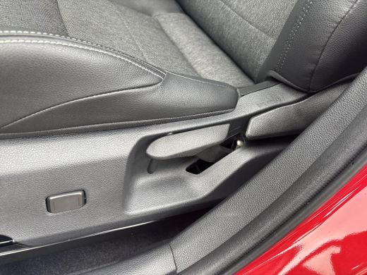 Toyota Corolla Touring Sports Hybrid 140 Dynamic ActivLease financial lease