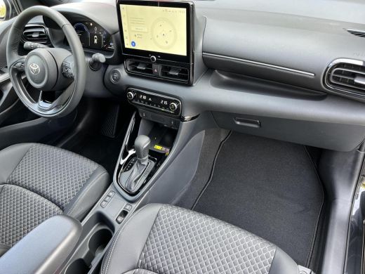Toyota Yaris 1.5 Hybrid 130 Executive | Night sky black metallic | Demonstratie auto | ActivLease financial lease