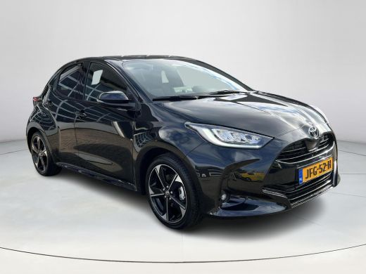 Toyota Yaris 1.5 Hybrid 130 Executive | Night sky black metallic | Demonstratie auto | ActivLease financial lease