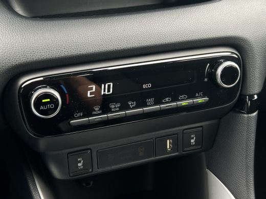 Toyota Yaris 1.5 Hybrid Team D | Navi | Carplay | Keyless | Camera ActivLease financial lease