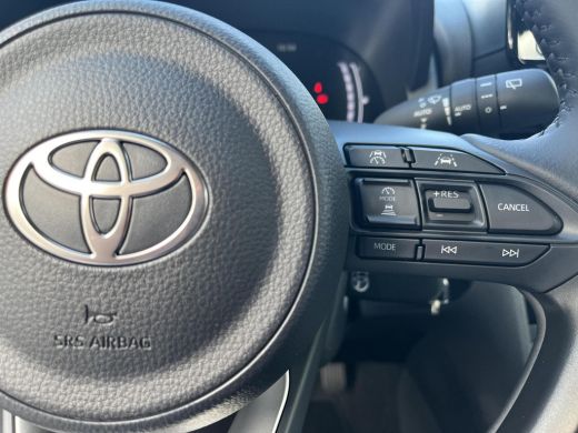 Toyota Yaris Cross 1.5 Hybrid 115 Active | Night sky black metallic | Demonstratie auto | ActivLease financial lease