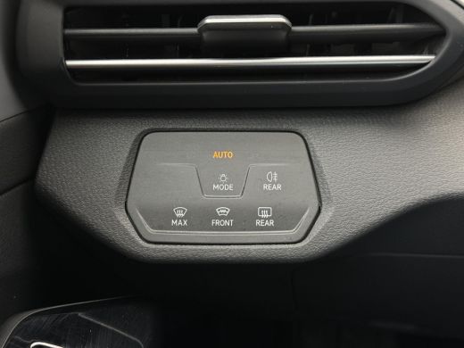 Volkswagen ID.4 First 77 kWh | Trekhaak | Navi | Camera | 20 Inch | ActivLease financial lease