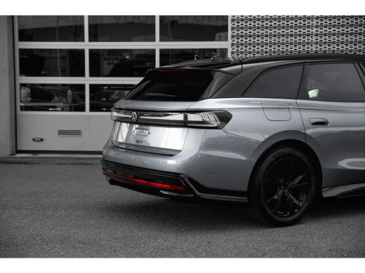 Volkswagen ID.7 Pro Limited Edition 77 kWh | Extra getint glas | Grootlichtassistent | Hemelbekleding donker ActivLease financial lease