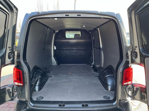 Volkswagen Transporter 2.0 TDI 150Pk L2H1 | Stoelverwarming | Airco | PDC | Bluetooth | ActivLease financial lease