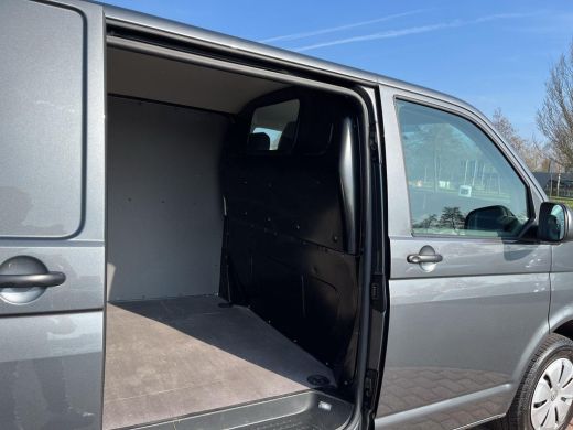 Volkswagen Transporter 2.0 TDI 150Pk L2H1 | Stoelverwarming | Airco | PDC | Bluetooth | ActivLease financial lease