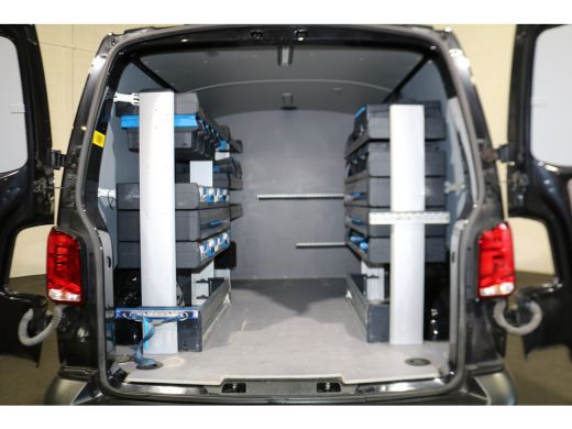 Volkswagen Transporter 2.0 TDI L1 H1 Automaat Inrichting ActivLease financial lease