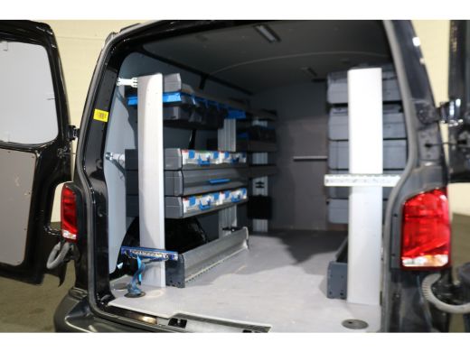 Volkswagen Transporter 2.0 TDI L1 H1 Automaat Inrichting ActivLease financial lease