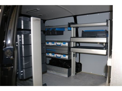 Volkswagen Transporter 2.0 TDI L1 H1 Automaat Inrichting ActivLease financial lease