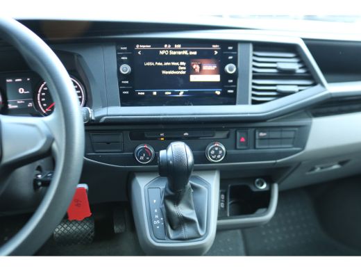 Volkswagen Transporter 2.0 TDI L1 H1 Automaat Inrichting ActivLease financial lease