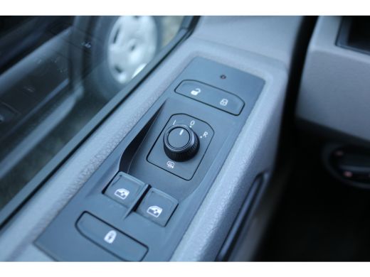 Volkswagen Transporter 2.0 TDI L1 H1 Automaat Inrichting ActivLease financial lease