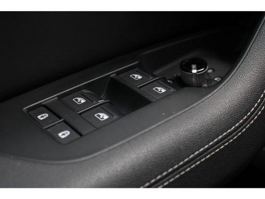 Audi A6 Avant 40 TFSI S-LINE NL-AUTO! | 1 EIGENAAR! | ADAPTIVE CRUISE | LEDER / STOF | CAMERA | ALL-SEASO... ActivLease financial lease