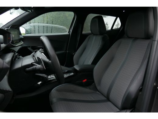 Peugeot 2008 1.2 PURETECH 130PK ALLURE PACK AUTOMAAT / NAVI / LED / PDC / CLIMA / 17"LMV / CAMERA / WINTERPAKK... ActivLease financial lease