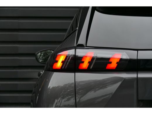 Peugeot 2008 1.2 PURETECH 130PK ALLURE PACK AUTOMAAT / NAVI / LED / PDC / CLIMA / 17"LMV / CAMERA / WINTERPAKK... ActivLease financial lease