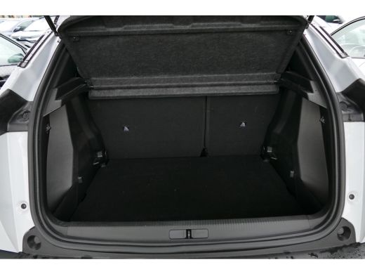 Peugeot 2008 1.2 PURETECH 130PK ALLURE PACK AUTOMAAT / NAVI / LED / PDC / CLIMA / 17"LMV / CAMERA / WINTERPAKK... ActivLease financial lease