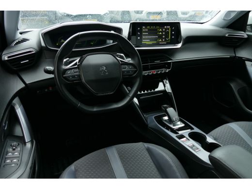 Peugeot 2008 1.2 PURETECH 130PK ALLURE PACK AUTOMAAT / NAVI / LED / PDC / CLIMA / 17"LMV / CAMERA / WINTERPAKK... ActivLease financial lease